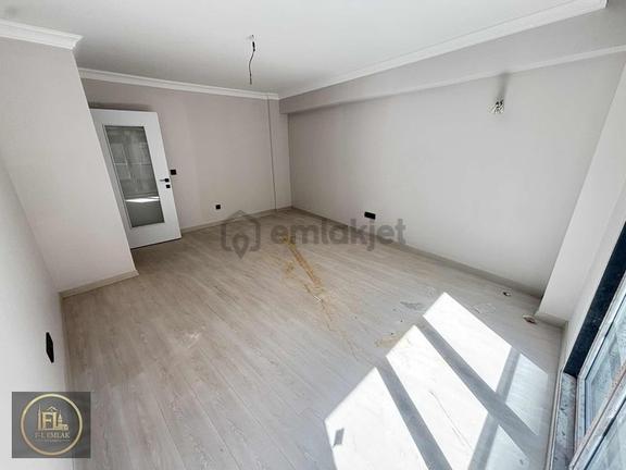 F-l Emlaktan Üsküdar Ahmediye De Sıfır Lüx 3+1 110 M2 Boş!... 2