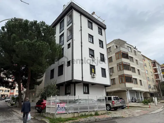 Giray Atagün'den Minibüs'e Yakın 82 M2 Ters Dubleks Daire 1