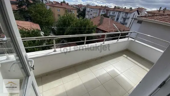 Hakan Emlak - Kale Mahallesinde 3+1 Kiralık Daire 2