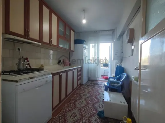 Yılmaz Gayrimenkul'den Mareşal Çakmak Mah. 3+1 1. Ara Katta Cadde Üzeri Kupon Daire 18.000 ₺ Pz 1