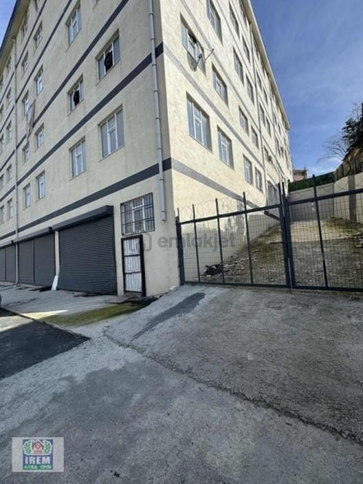 Arnavutköy'de Kiralık 1100m² Ve 4m Yükseklikte Rampa Girişli 2