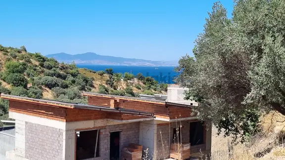 Yeni Foça Cumhuriyet Mah. Deniz Manzaralı Satılık 333 M2 Arsa 1
