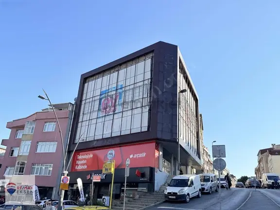 Üsküdarda Ana Cadde Üzeri | 1.200 M² Komple Bina 1
