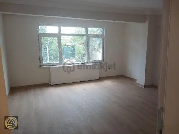 Maden Merkezde 1,5+1 Tamamen Yenilenmiş Geniş Oturumlu Kiralık Daire. 2