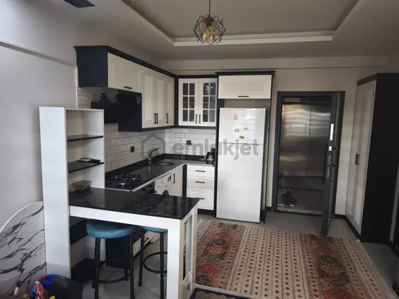 Adana Sarıçamda Gültepe Gelinçik Caddesinde 1+1 Eşyalı Eşyaları Yeni Fırsat Fiyat İle Daire 1