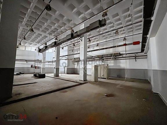 Esenyurt Kıraç'ta Kiralık 1450 M² Fabrika Zemine Basar 1