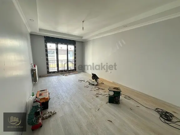 Has Seba'dan Sefaköy Merkezde 2+1 85m Sıfır Binada Satılık 3.kat 2