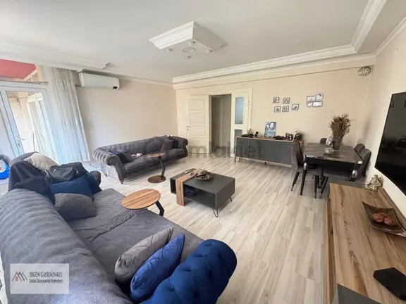 Ergünden Pirireiste Silifke Cad Gmk'yakın Satılık 3+1 Daire 1