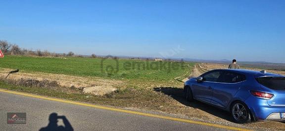 Süloğlu Tatarlar Köyün'de 2.953 M2 Satılık Arazi Asfalt Yola Cepheli 1
