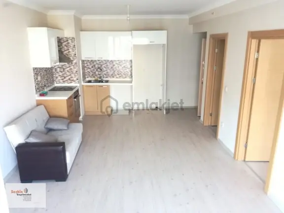 Maltepe Zümrütevlerde Marmaroom Sitesi 1+1 Güvenlikli Otoparklı 1