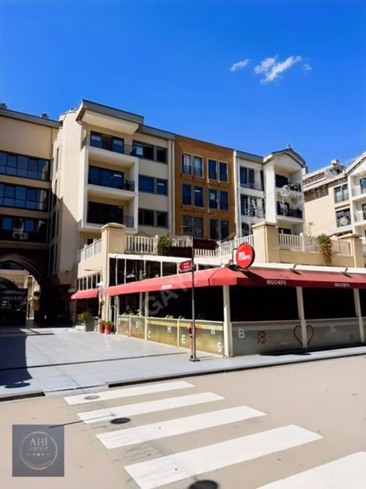 Ahi Group'tan Cadde Cepheli Satılık 4+1 1