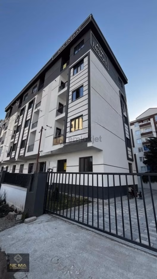 İki Nişanda Eşyalı 1+1 Daire 1