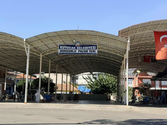 Kuyucak Horsunlu Mahallesi | 354 M² İmarlı Arsa 2