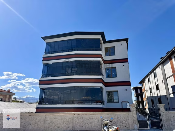 Remax Dem'den Seyridempark Karşısı Satılık 2+1 Ful Dolu Daire 1