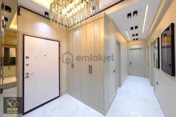 Nora'dan Mezitlide Site İçinde Lüks Satılık 3+1 2