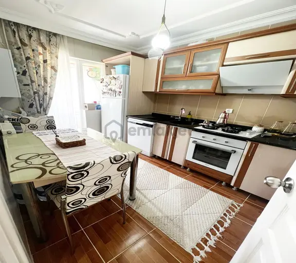 Kanunide Caddeye Yakın Park Karşısı Şirin Yapılı 2+1 Daire! 2