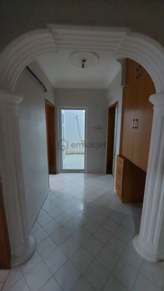 Pazartesi Pazarının Dibinde 2+1 Kiralık Daire 2