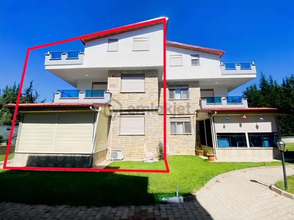 Salihleraltı-denize 200 M-havuzlu Site-kiralık 4+1 Eşyalı Villa 1