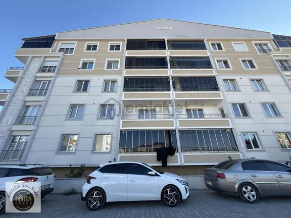 Nokta Emlak'dan Satılık 2+1 125 M2 İskanlı Çift Balkonlu Daire 2