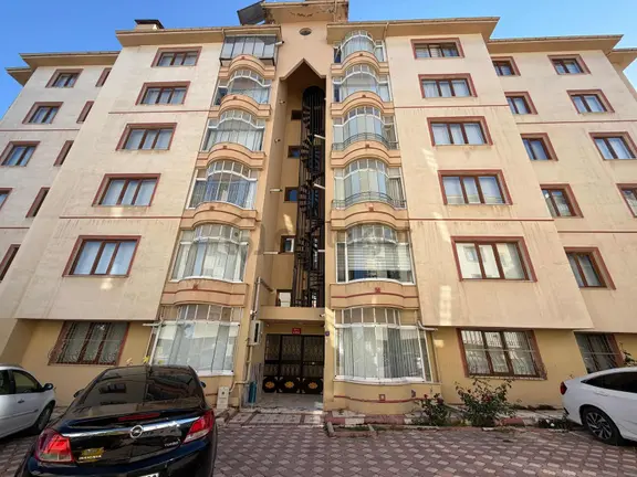 Kaçmaz Emlak'tan Abdullahpaşa Mah. 3+1 Satılık Daire 1