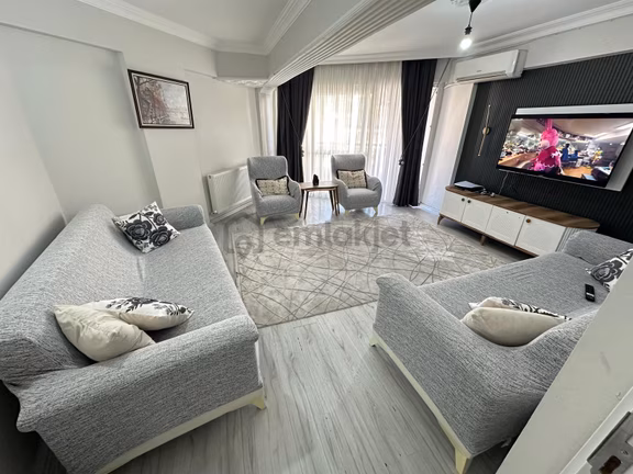 Zeki Emlak'tan Atatürk Mah. Cadde Üzeri Satılık 2+1 K.mutfak D.. 2