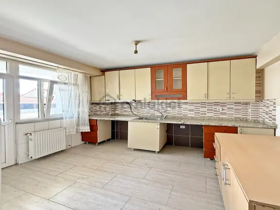 Osmangazi Mahallesinin En Uygun Krediye Uygun Ara Kat Dairesi !! 2