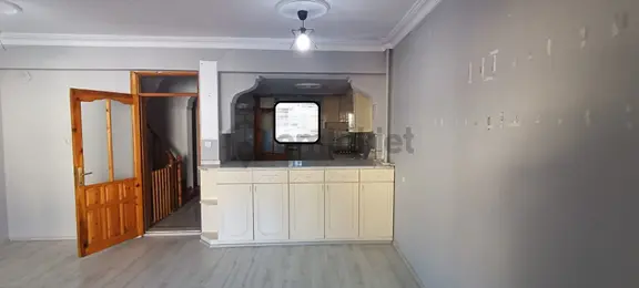 Ender Uysal Gayrimenkulden Siteler Mahallesin De 4+1 Balkonlu Teraslı Triplex Daire.. 2