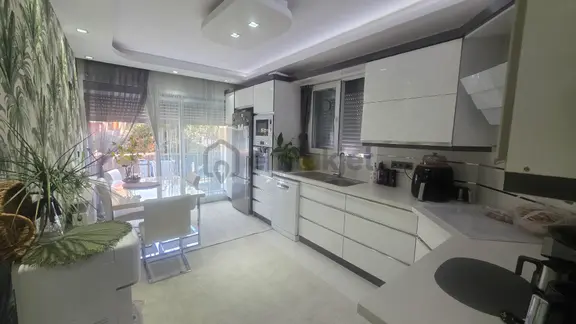 İzmir Tire Sb Emlak'tan Hürriyet Mahallesinde Lüks 4+1 Daire 2