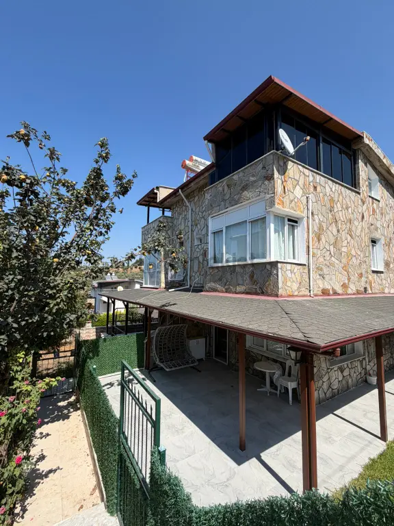 Kuşadası Davutlar’da Daire Fiyatına Full Deni Manzaralı Tripleks Villa 1