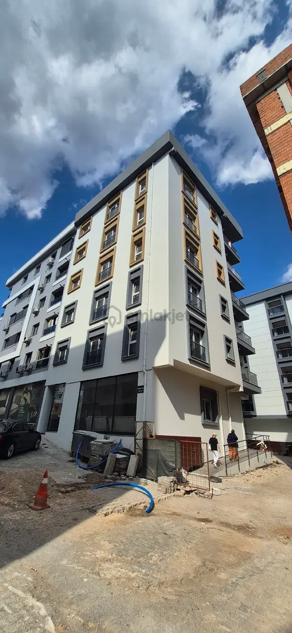 Bornova Da 1+1 Kiralık Lüks Daire 2