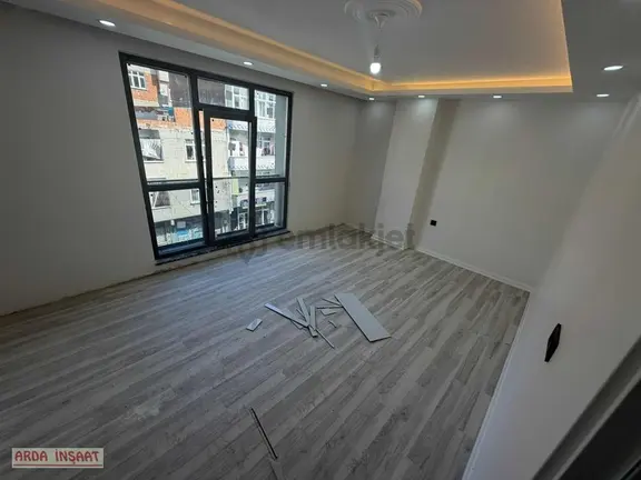 Esentepe Mah K.uygun Cadde Seviyesi 2+1 90m2 1 Ncı Kat 1