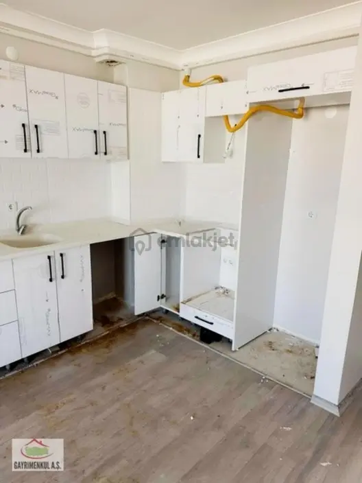 Yetiş'ten Balıkesir Caddesi Ve Çarşı Ya Yakın 1+1 2