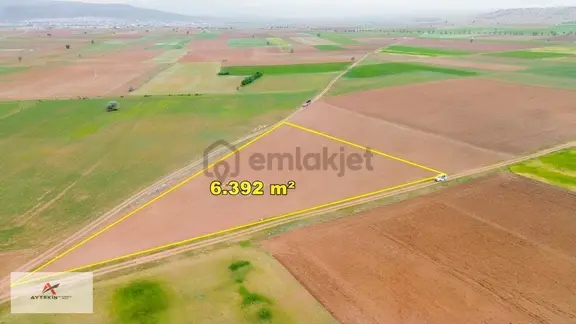 Akören Orhaniye Mahallesinde 6.392 M² Müstakil Tapulu Tarla 2