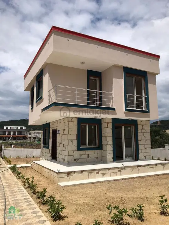 Seferihisar Doğanbeyde Satılık, Site İçinde Tamamen Müstakıl 3+1 Yazlık Villa 1