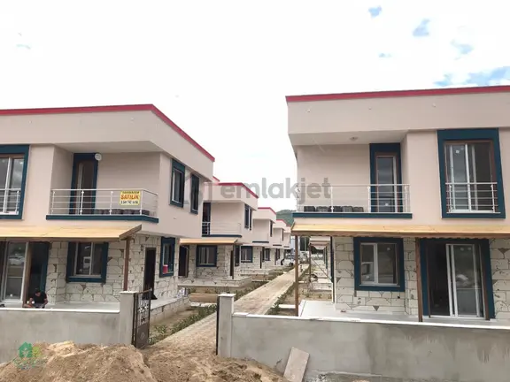Seferihisar Doğanbeyde Satılık, Site İçinde Tamamen Müstakıl 3+1 Yazlık Villa 2