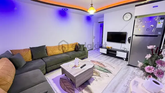 Cumhuriyet Mahallesinde Asansörlü Binada 2+1 Daire 1