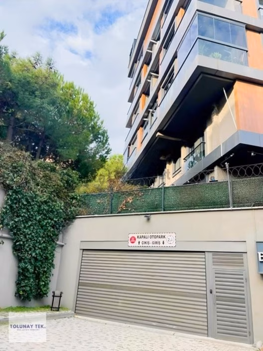 Çengelköy'de Çamlıca Camii Manzaralı 3+1 | 2 Balkon | K.otopark 1