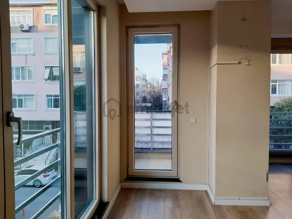 İncirli Caddesine 2.bina 10 Yıllık 2.kat 95m2 K.otoparklı 2