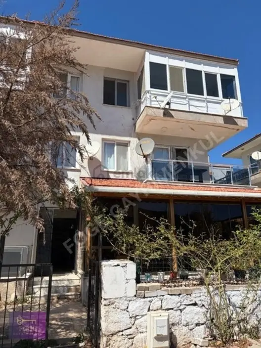 Yenifoça Narezende Eşyalı Kiralık 2+1 Ara Kat Daire 2