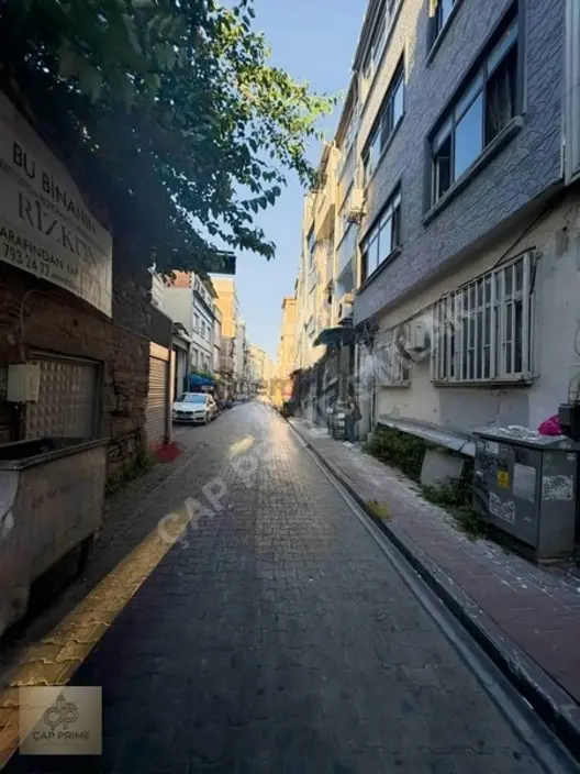 Kumkapıda 2013 Yapımı Satılık Bina 2+1 Daireler Ve Dükkan 2