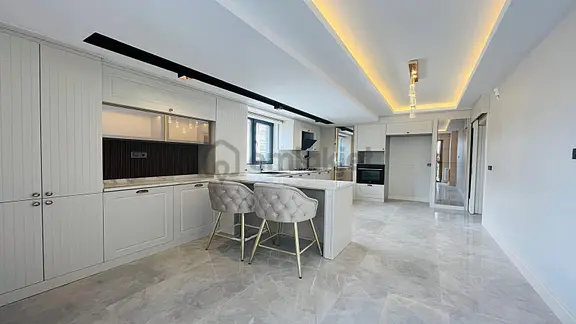 Yenikent Emlak'dan 4+1 Bulvarda Kiralık Ultra Lüx Daire 1