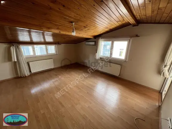 Beyoğlu Koç Müzesi Yakını Kiralık 1+1 Daire (çatı Katı, 60m²) 1