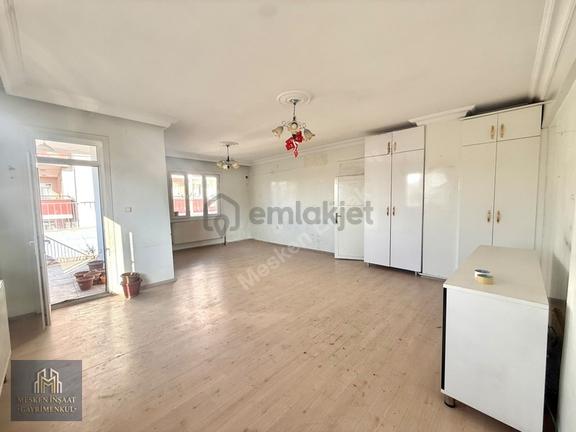 Mesken Emlakdan Ana Cadde Üzeri Krediye Uygun Ara Kat 3+1 Daire 2