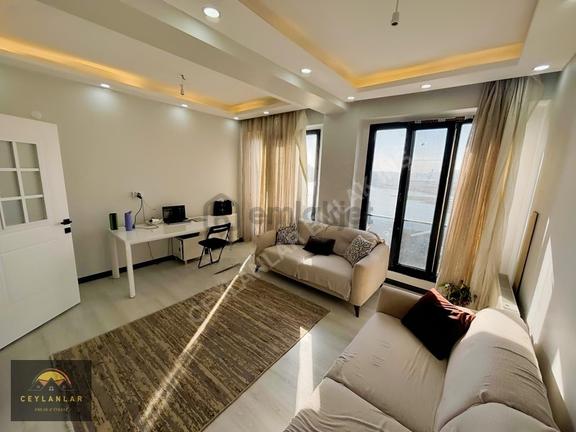 Yarımburgaz'da Göl Manzaralı, Ebeveyn Banyolu 2+1 Daire 2