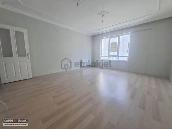 Cadde26 Emek Mahallesinde Ömür Sokakta Arakat 2+1 Daire 2