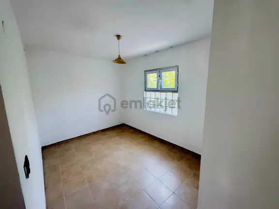Urla Merkez'de Satılık Müstakil Tapulu 2+1 Ev 2
