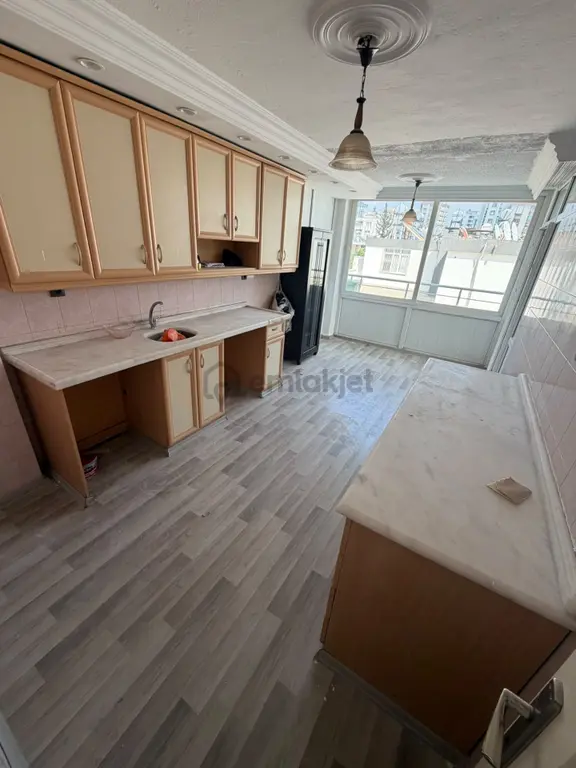 Kenan Evren 3+1 Doğalgazlı Kiralık Daire 1