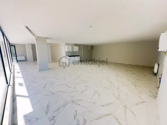 Çekmeköy Güngören Mahallesinde 125 M2 Kiralık Dükkan 2