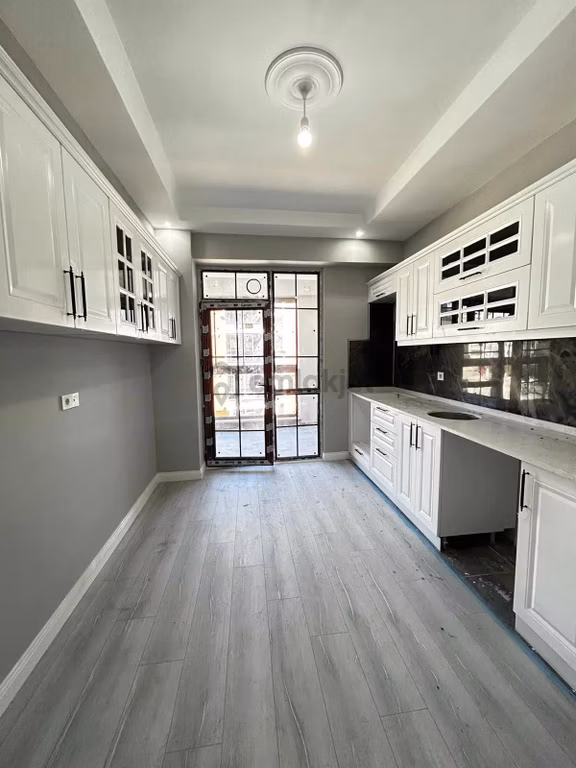 Rumeli Mah. Site İçerisinde 2+1 Arakat Satılık Daire 2