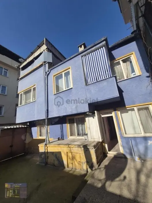 İnegöl Merkez'de Kiralık Müstakil 4+1 Bina 1